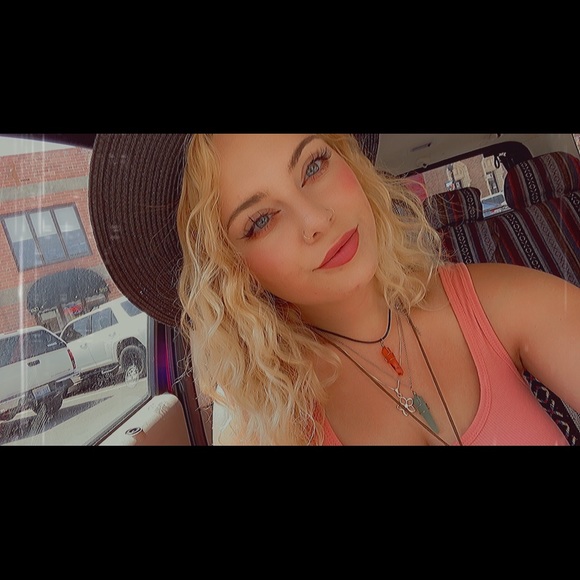 Meet the Posher - Picture 1 of 3